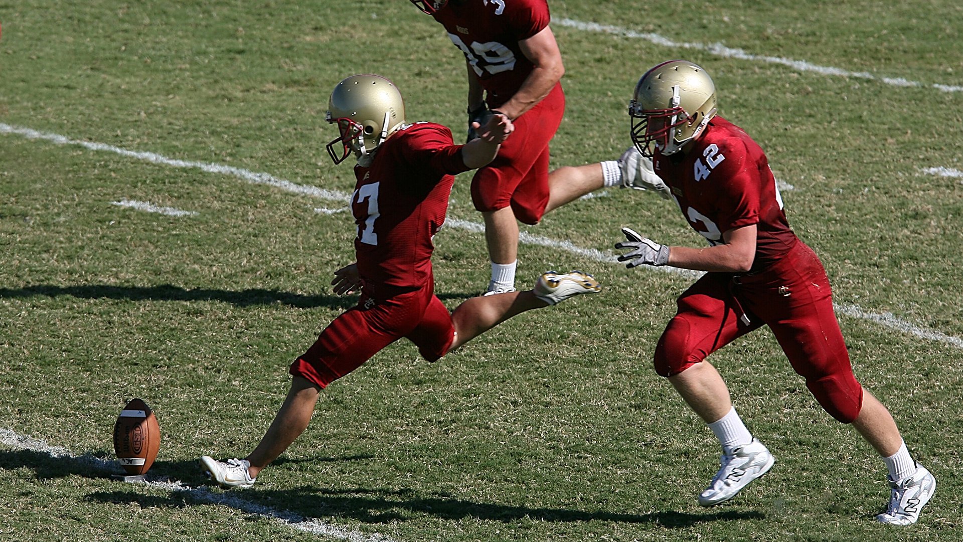 九游体育官网首页-_新兴运动：飞盘高空投掷引领潮流_，飞盘运动技巧